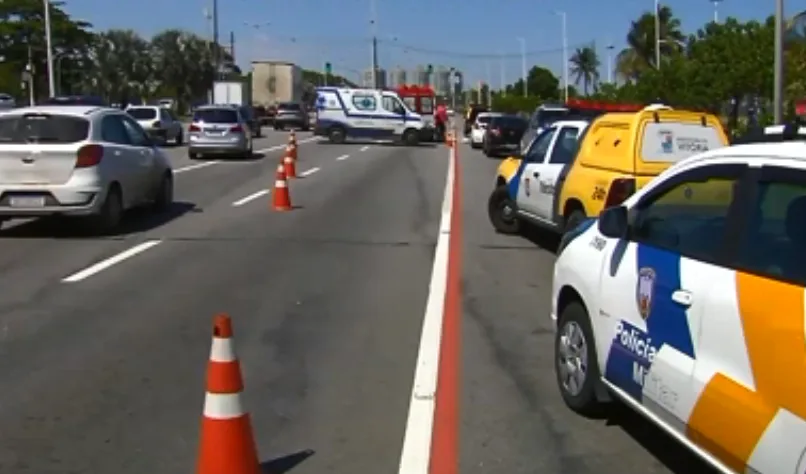 Adolescente que morreu após ser atropelado em Camburi fazia malabarismo no semáforo