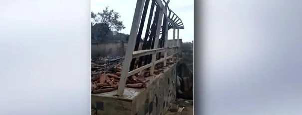 Casa de família presa suspeita de vender carne de cães e gatos em Guarapari é incendiada