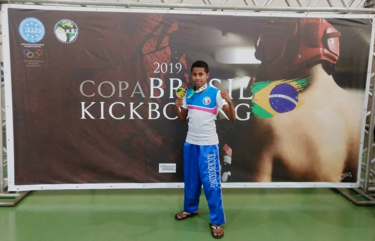 Atleta colatinense é campeão de sua modalidade na Copa Brasil de Kickboxing