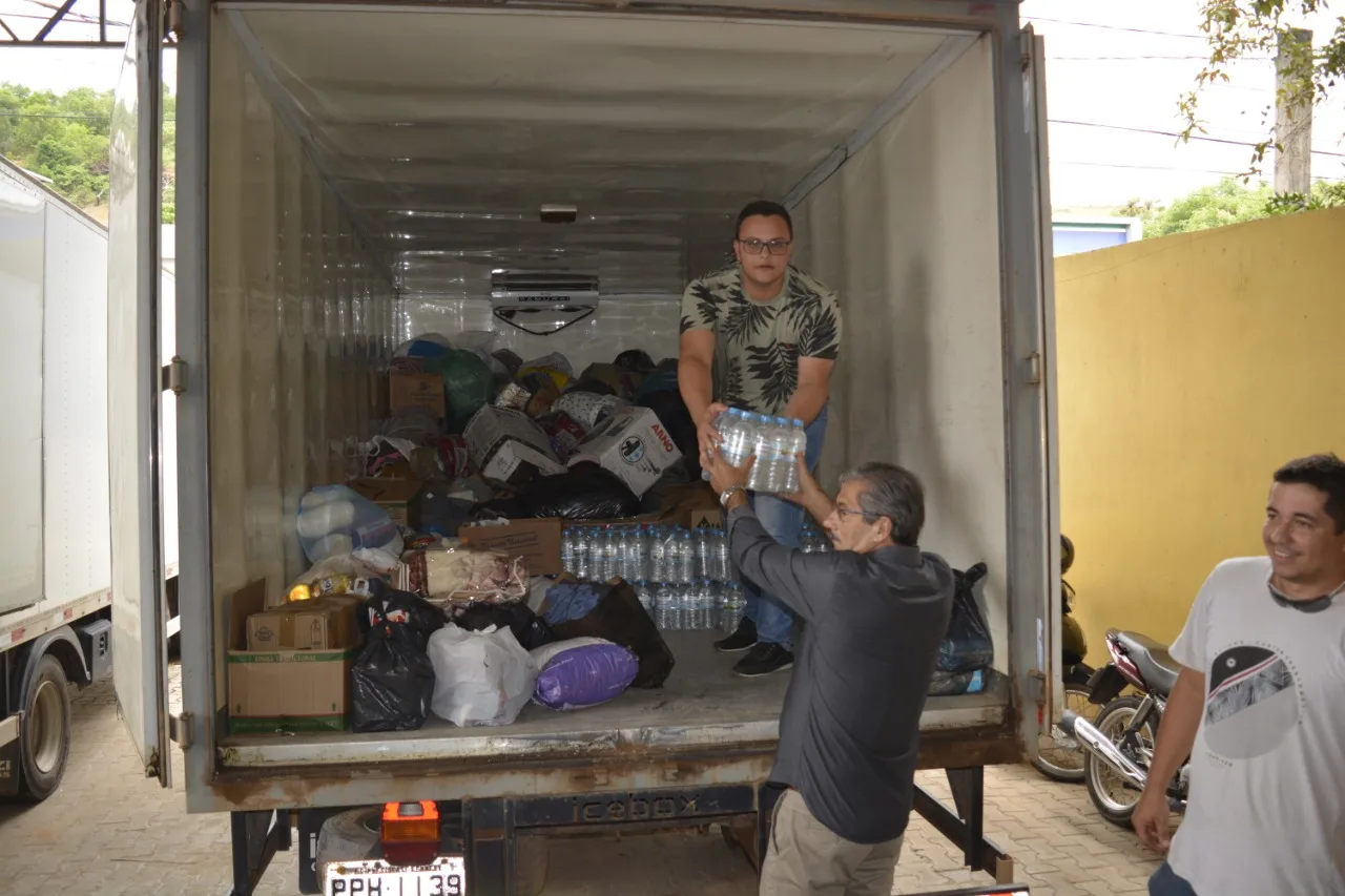 Solidariedade: mobilização de capixabas recolhe doações para vítimas da chuva no Sul do ES