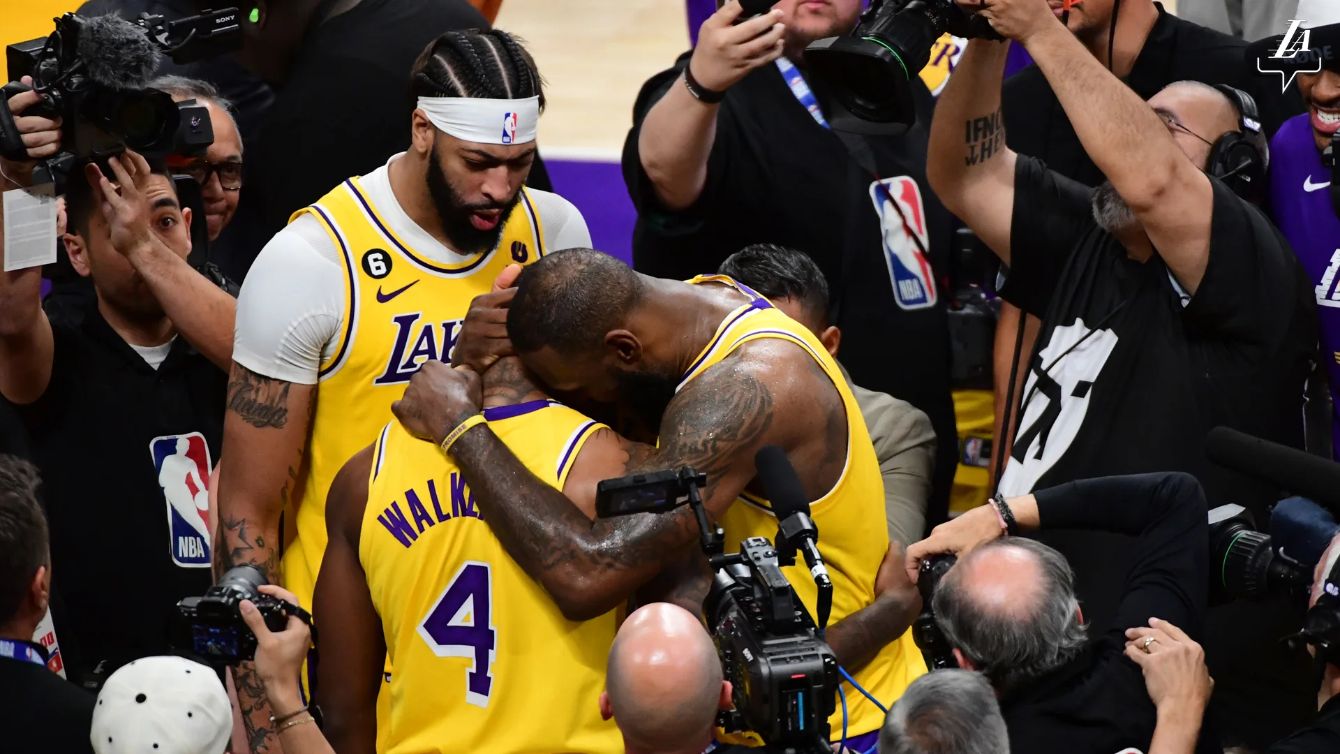 Lakers vencem Warriors mais uma vez e ficam perto da final do Oeste na NBA