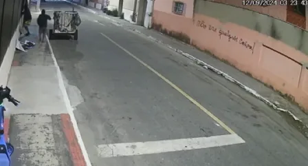 VÍDEO | Criminosos furtam locadora em Vila Velha e causam prejuízo de R$ 30 mil