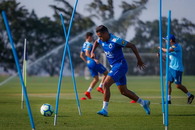 BELO HORIZONTE/MG – 12.09.2019: Treinamento na Toca da Raposa II, em Belo Horizonte. Foto: Vinnicius Silva/Cruzeiro IMPORTANTE: Imagem destinada a uso institucional e divulgação, seu uso comercial está vetado incondicionalmente por seu autor e o Cruzeiro Esporte Clube. IMPORTANT: image intended for institutional use and distribution. Commercial use is prohibited unconditionally by its author and […]