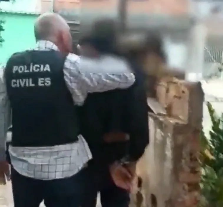 VÍDEO | Jovem é preso menos de 24h após assaltar e balear comerciante em Cariacica