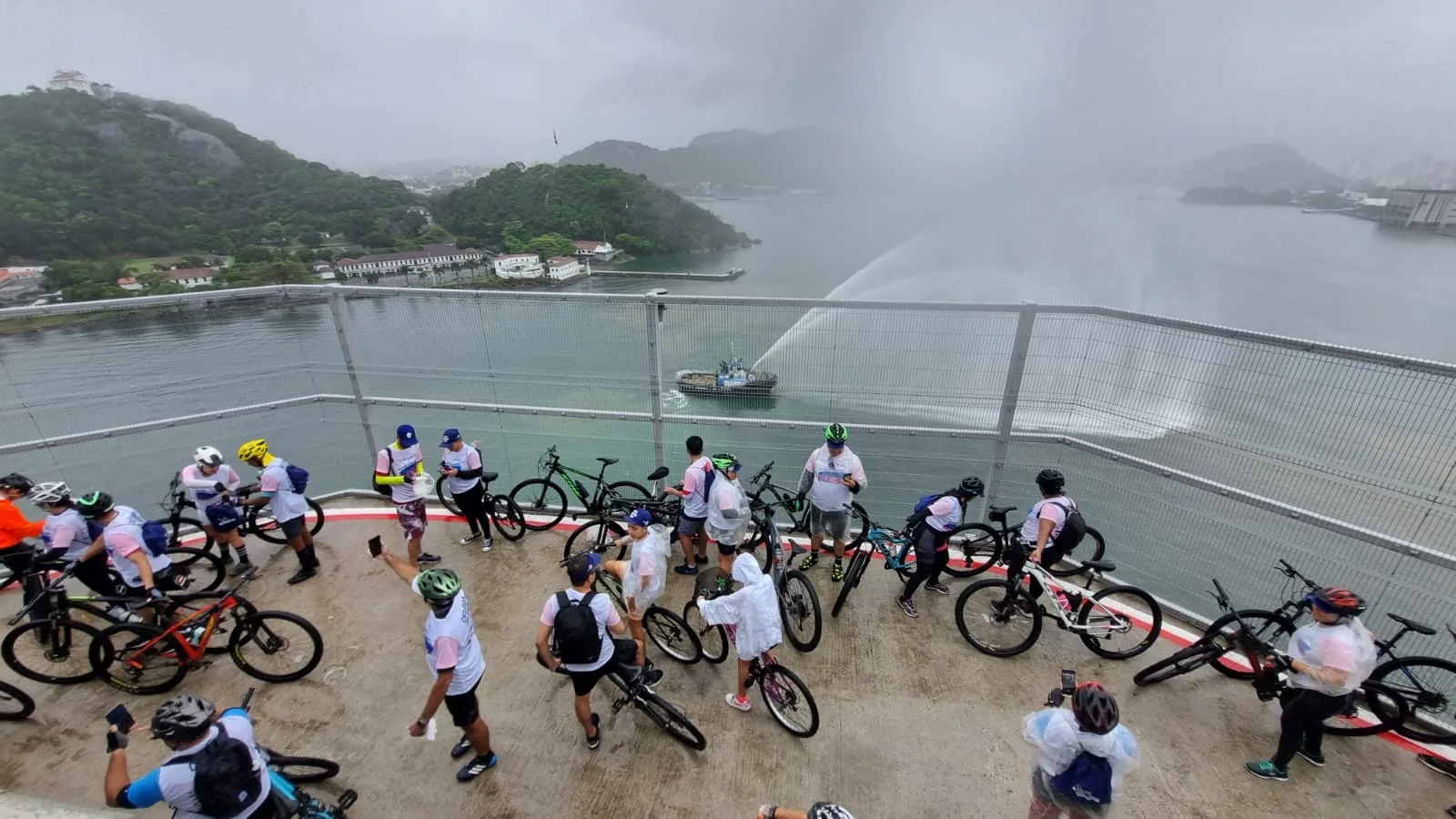 Confira vídeos e fotos dos primeiros momentos da ciclovia da Terceira Ponte