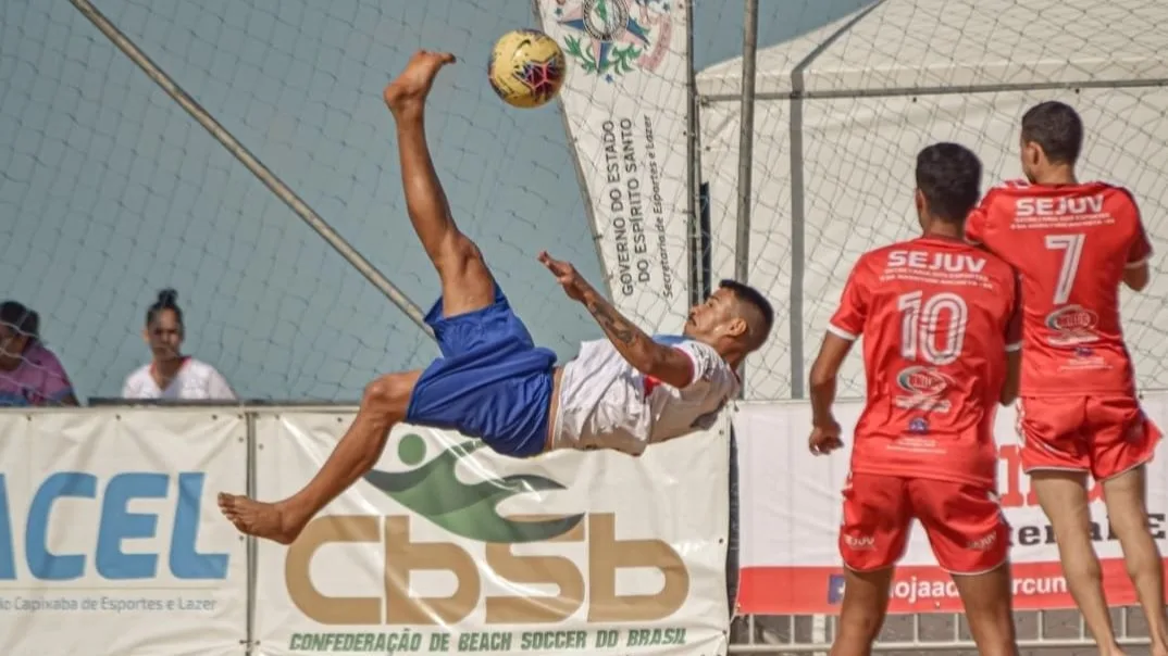 Estadual de beach soccer começa neste sábado (10); confira os jogos