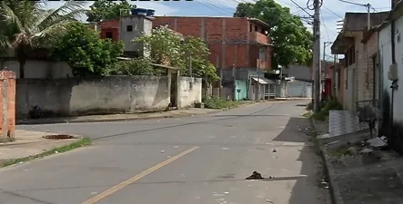 Mulher suspeita de furto diz ter sido agredida por traficantes em Planalto Serrano, na Serra