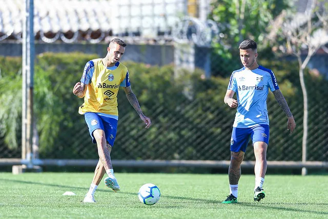 RS – FUTEBOL/TREINO GREMIO – ESPORTES – Jogadores do Gremio realizam treino durante a tarde desta segunda-feira, na preparação para o Campeonato Brasileiro 2019. FOTO: LUCAS UEBEL/GREMIO FBPA