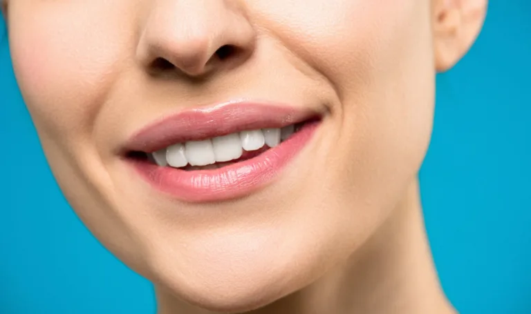 Mais que lábios a la Angelina Jolie: Dermatologista aponta outras finalidades do preenchimento labial