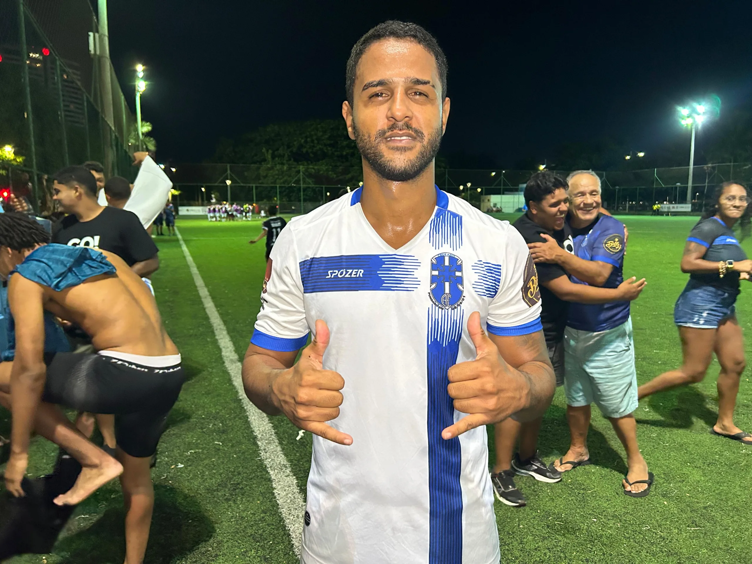 Cruz Azul deixa o Bairro da Penha em festa logo na estreia