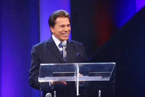 Silvio Santos é enterrado em cerimônia fechada em São Paulo