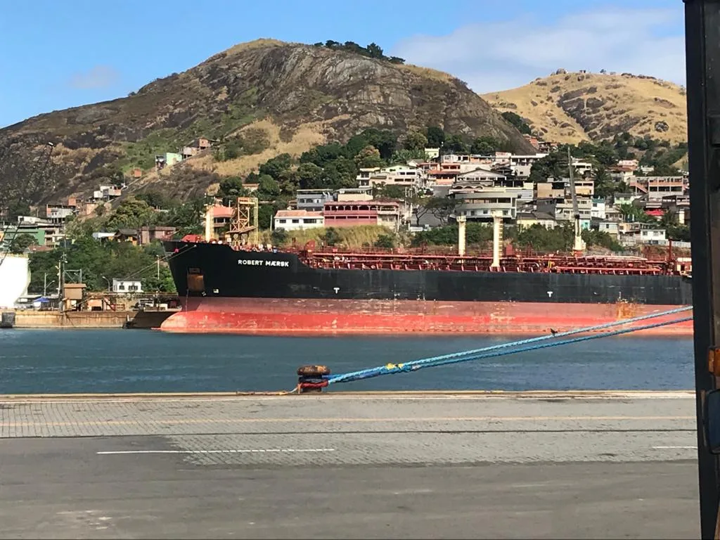 Tripulantes testam negativo para covid-19 e navio é liberado do Porto de Vitória