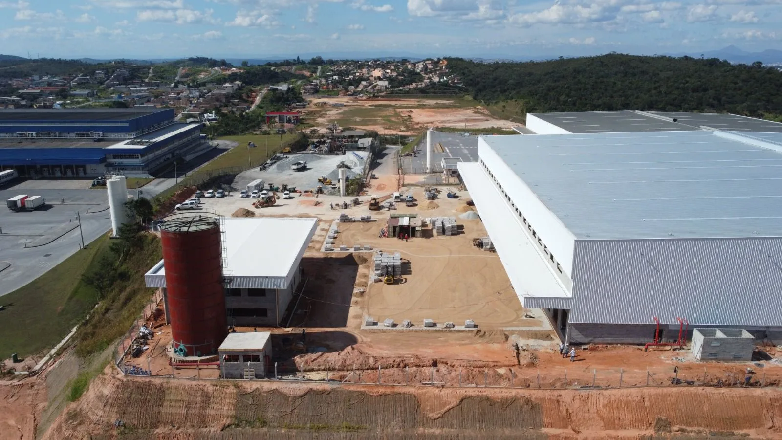 Extrafruti inaugura novo centro de distribuição em Viana