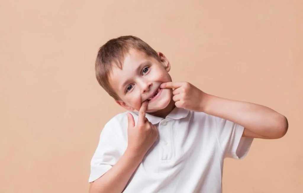 Dente de leite caiu e o permanente não nasce: o que fazer?