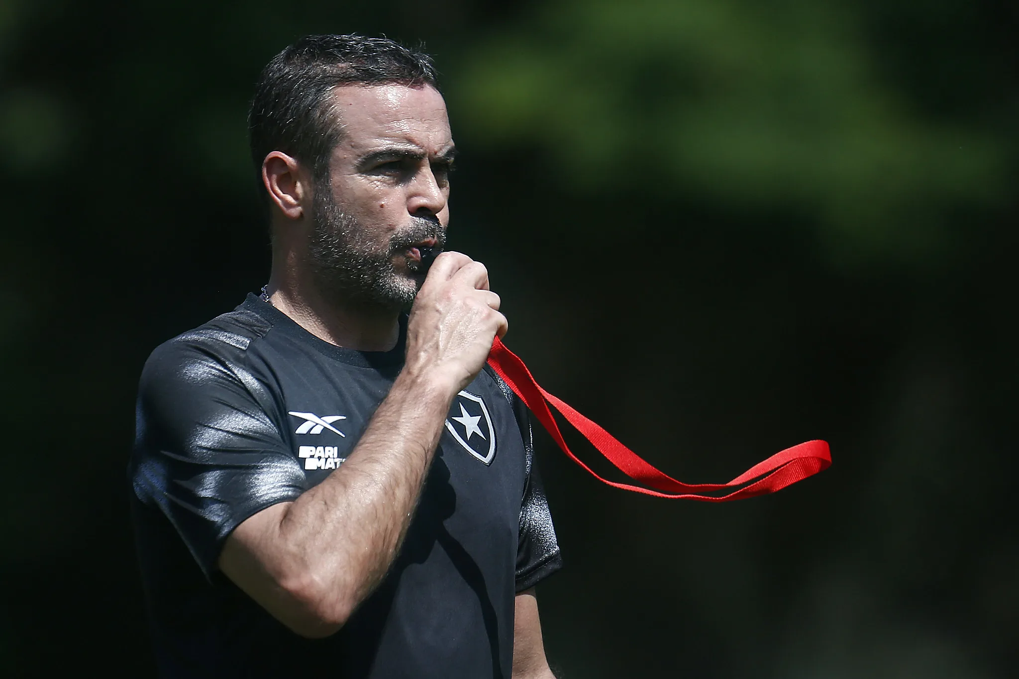 Técnico Artur Jorge promete Botafogo "dominante e corajoso"