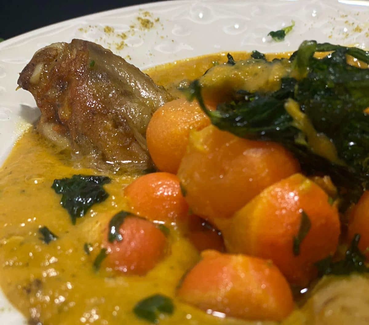 Aqueça seu inverno com creme de cenoura ao curry com frango