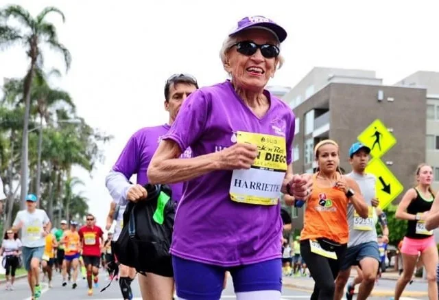 Maratonista mais velha do mundo morre aos 94 anos nos Estados Unidos