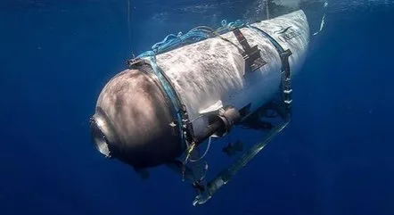 Submarino que levava turistas para ver os destroços do Titanic desaparece