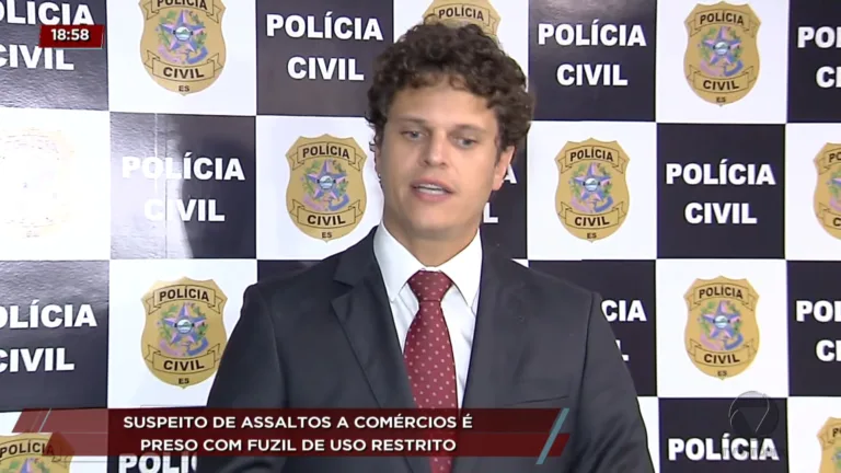 Suspeito de assalto a comércios é preso com fuzil de uso restrito