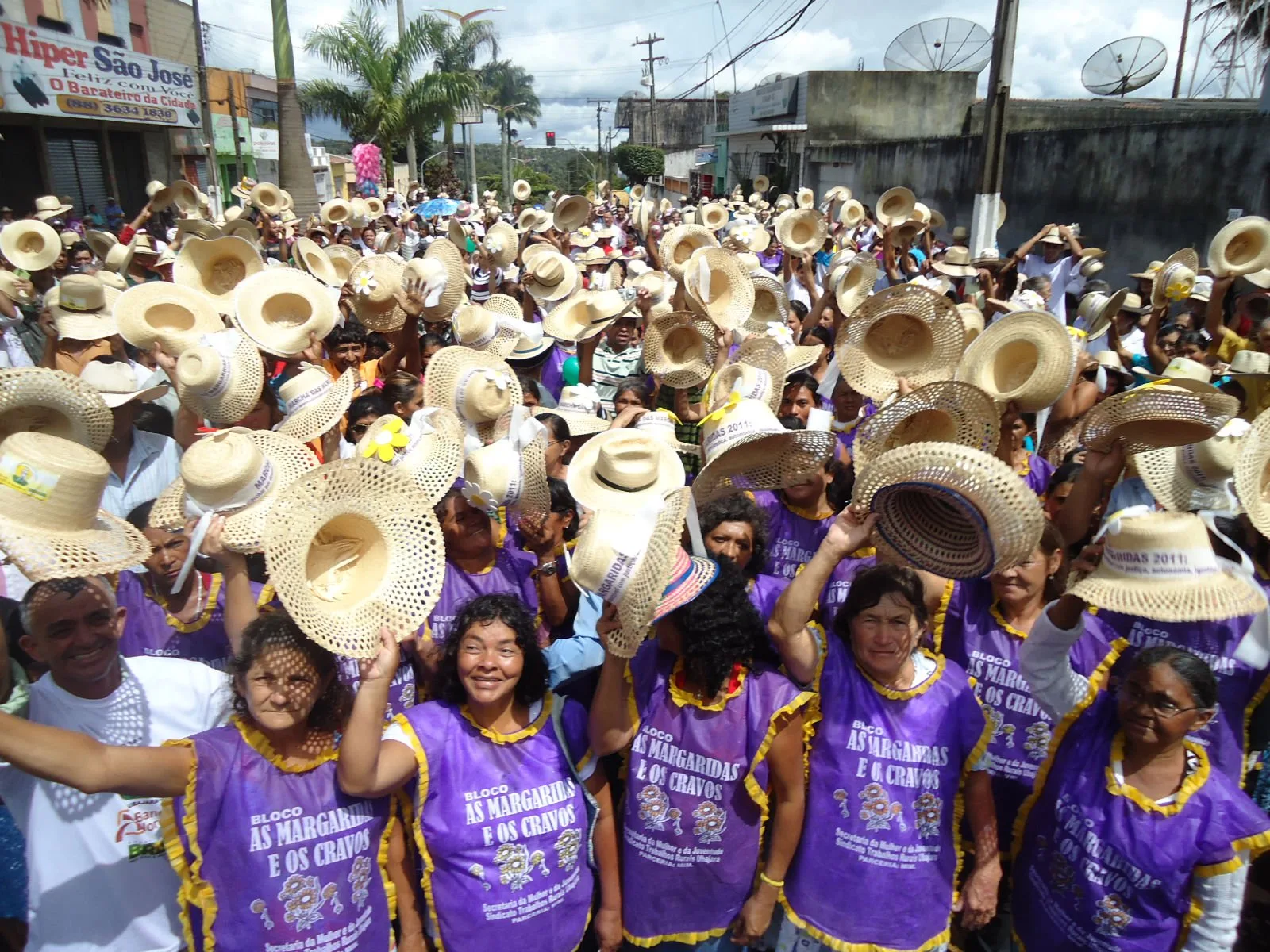 Mulheres se manifestam contra impeachment na Marcha das Margaridas