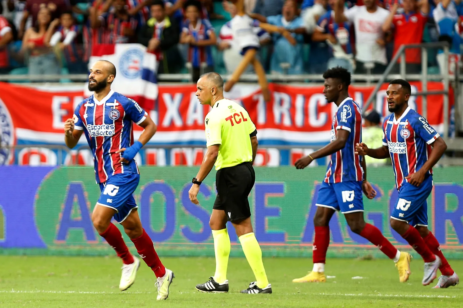 Palmeiras sente os desfalques, toma gol nos acréscimos e perde pela 1ª vez no Brasileirão