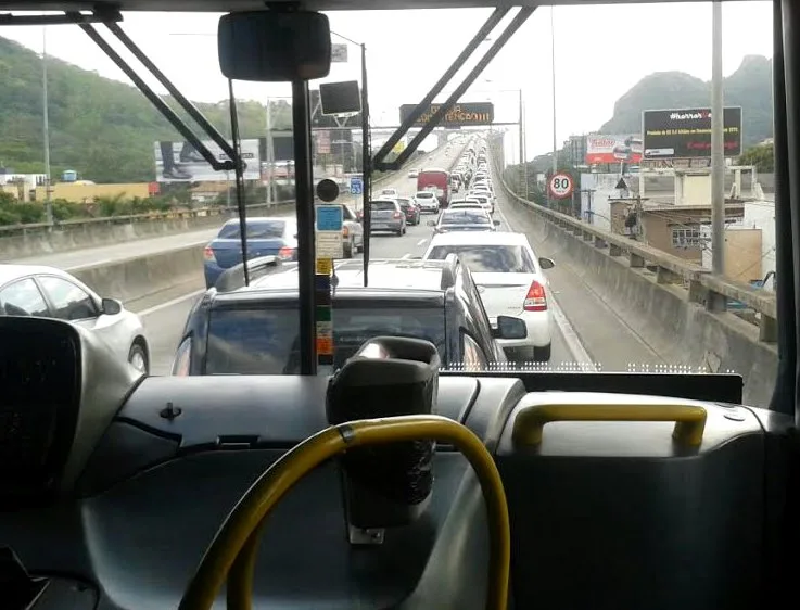 Motoristas enfrentam congestionamento nesta quarta-feira na Terceira Ponte