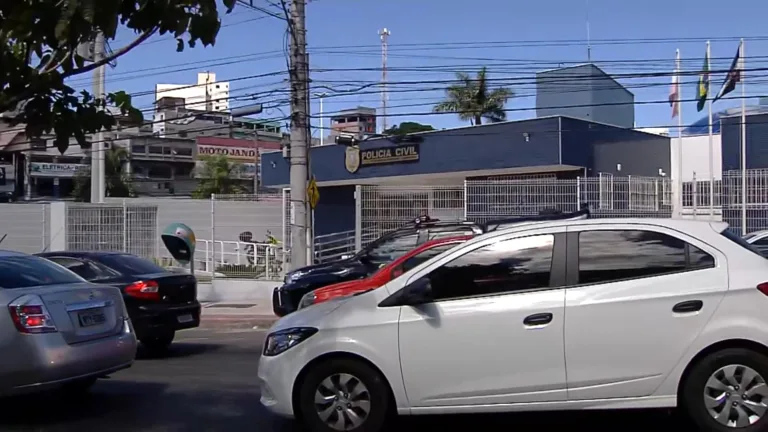 Morador corre atrás e pega ladrão que invadiu a casa dele
