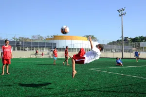 Escolinha de Futebol Society na Praia do Suá_André Sobral