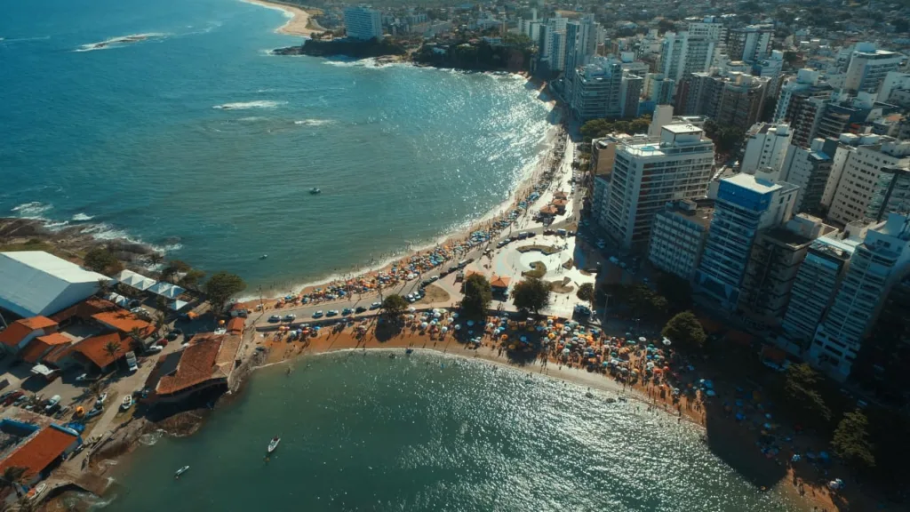 Guarapari: mar, montanhas e infraestrutura para o turismo