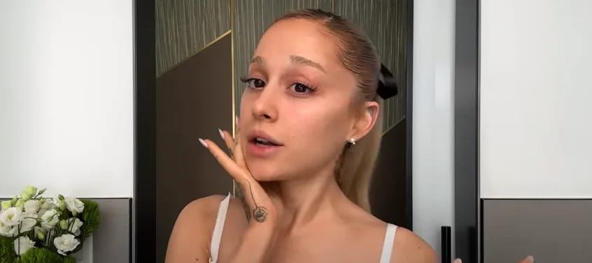 Ariana Grande chora ao revelar que fez procedimentos estéticos: 'Estava me escondendo'