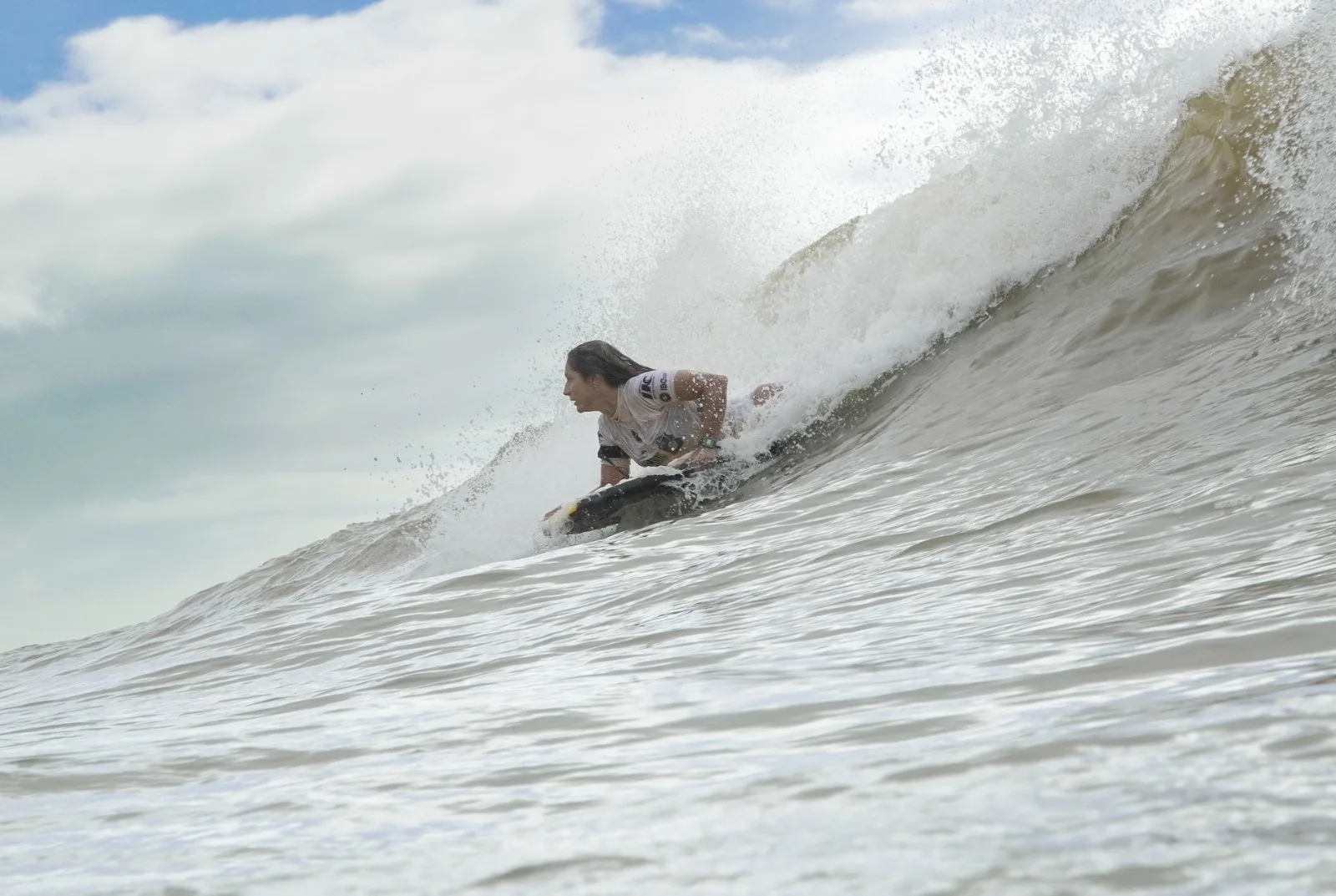 Categorias Profissional e Master chegam nas oitavas de final no Mundial de Bodyboarding Feminino