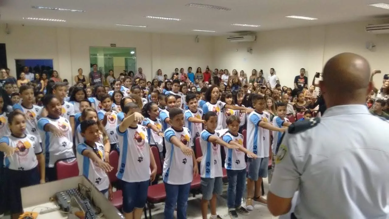 PM de Guarapari realiza formatura de 101 alunos do PROERD