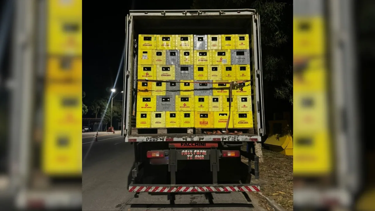 Carga com mais de 11 mil litros de cerveja é apreendida na BR-101