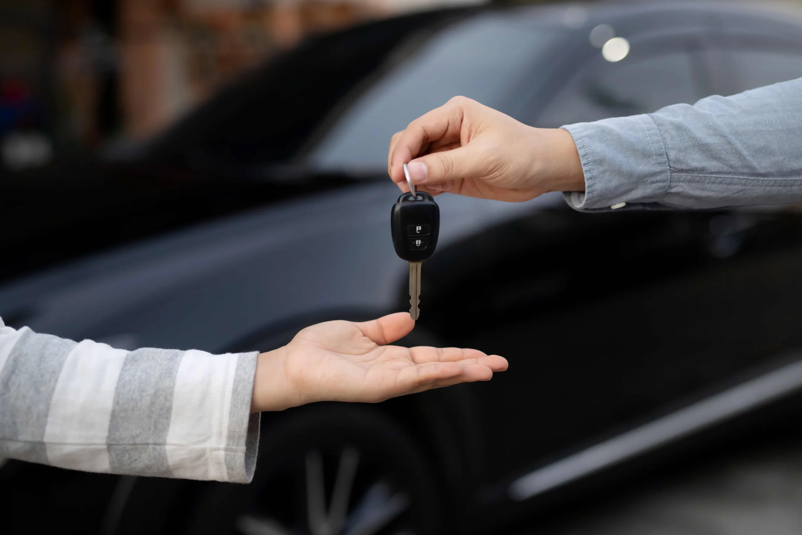 Cuidados ao comprar um carro usado pela internet