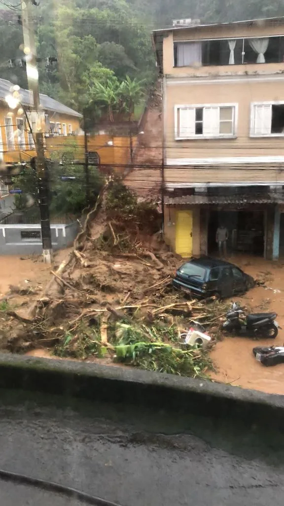 Temporal em Petrópolis: número de mortes provocadas pela chuva chega a 44