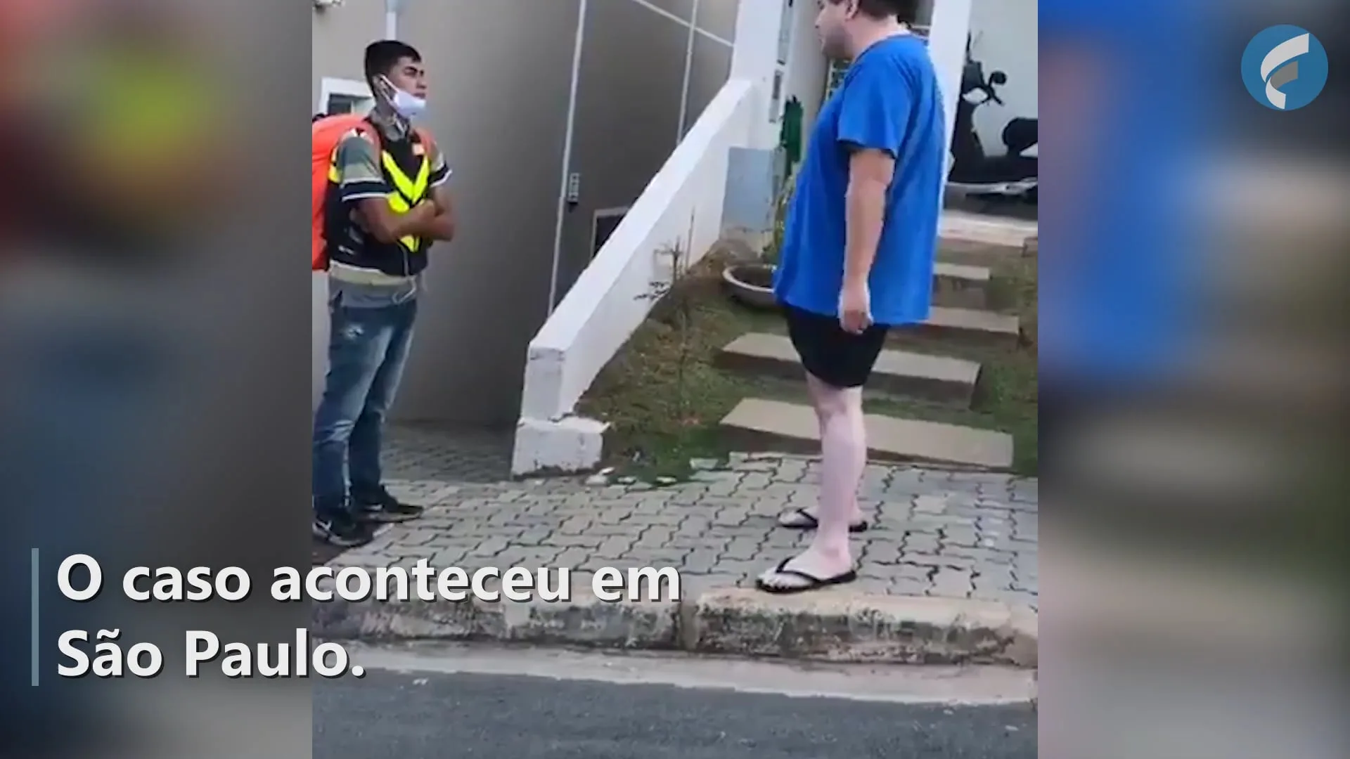 Homem branco humilha motoboy negro com ofensas racistas: 'Você tem inveja'