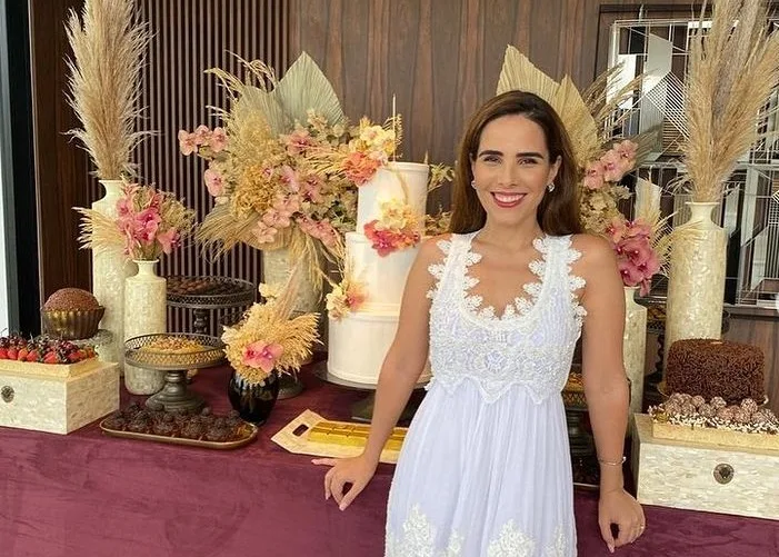 Wanessa Camargo comemora 38 anos de idade com karaokê e recebe homenagens da família