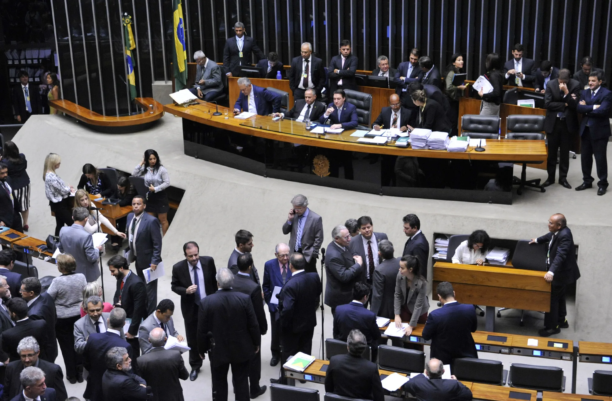 Partidos rivais se unem para afastar Eduardo Cunha definitivamente