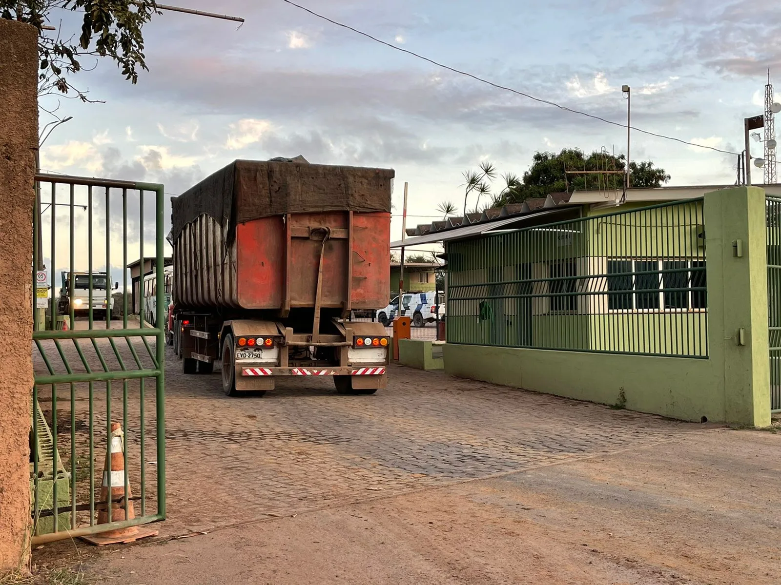 Bebê de 2 meses é encontrado morto em aterro sanitário de Vila Velha