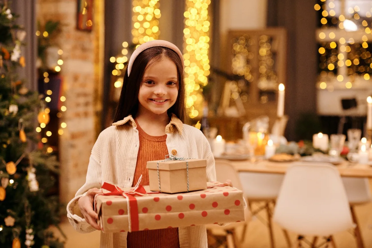 Capixabas já podem adotar cartinhas do Papai Noel dos Correios. Saiba como e onde!