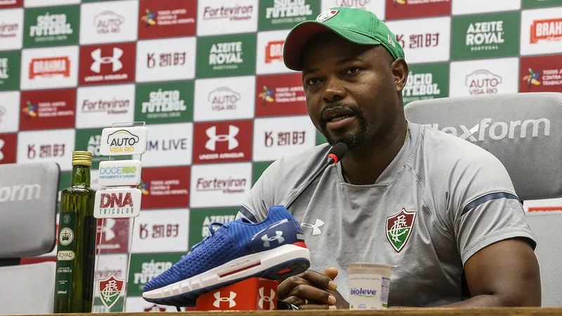 Rio de Janeiro – 25/10/2019 – CT do Fluminense.rCOLETIVA TÉCNICO MARCÃO / Fluminense treina esta tarde no CT do Fluminense.rFOTO: LUCAS MERÇON / FLUMINENSE F.C.r r.rIMPORTANTE: Imagem destinada a uso institucional e divulgação, seu ruso comercial está vetado incondicionalmente por seu autor e o rFluminense Football Club.É obrigatório mencionar o nome do autor ou rusar […]