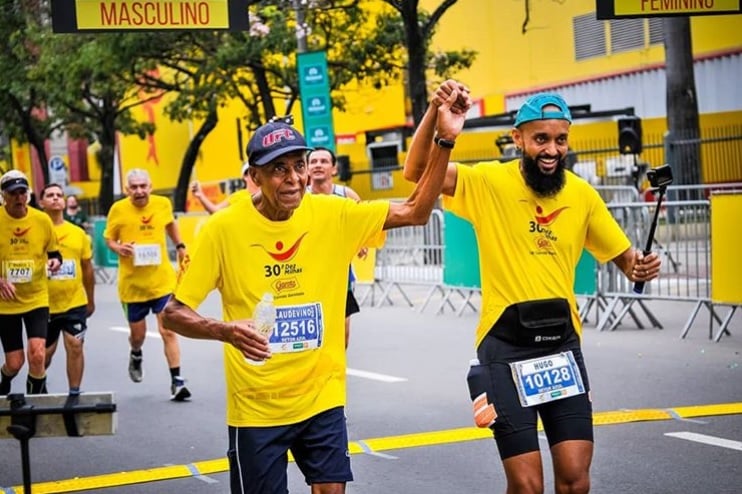 Pai e filho mineiros têm foto e momentos marcantes na Garoto