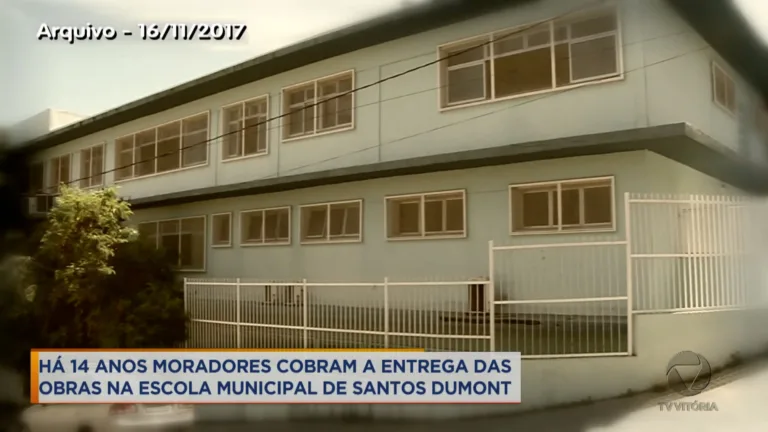Moradores cobram entrega das obras de escola municipal há 14 anos