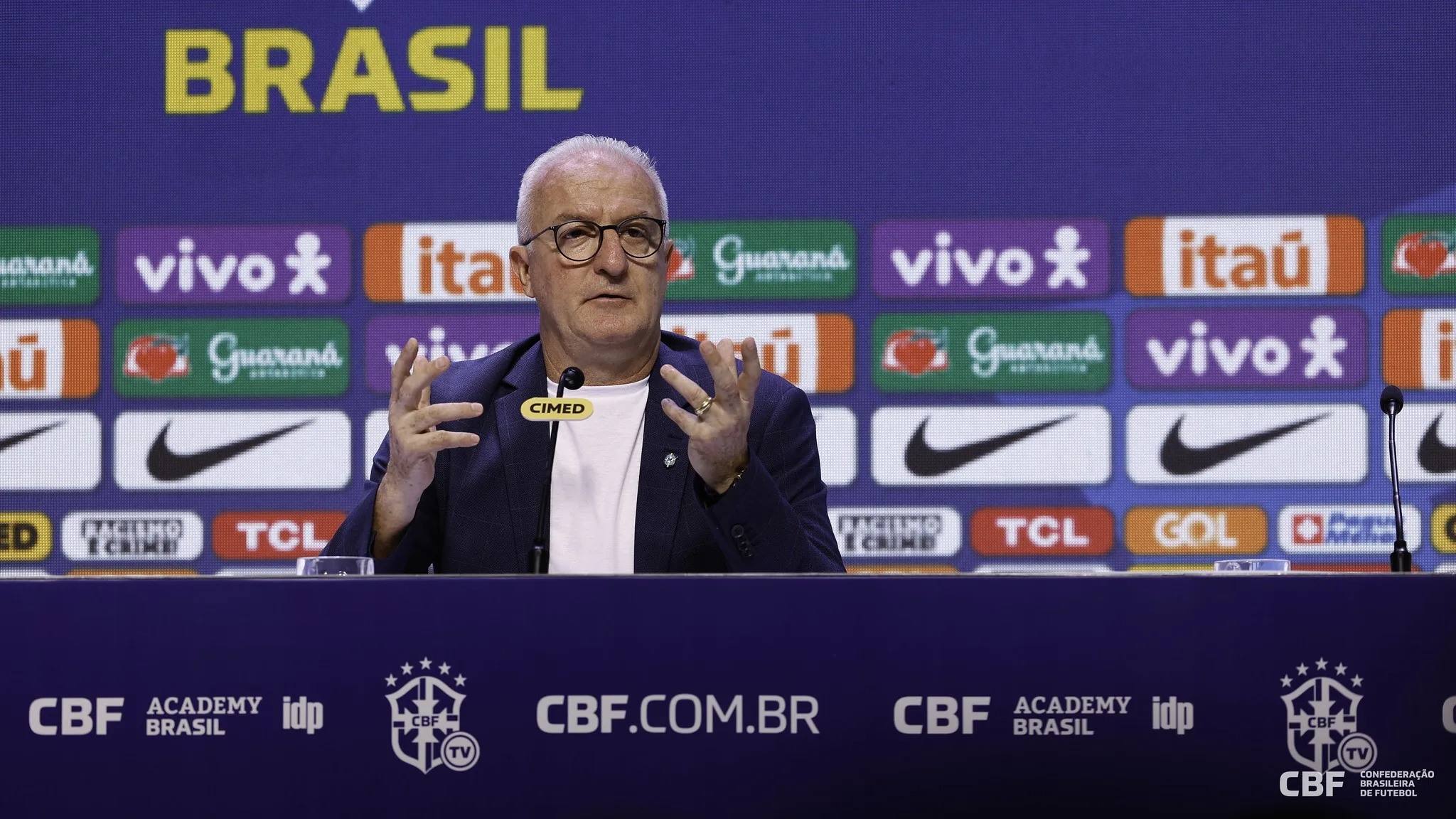 Dorival surpreende em convocação da Seleção para as Eliminatórias