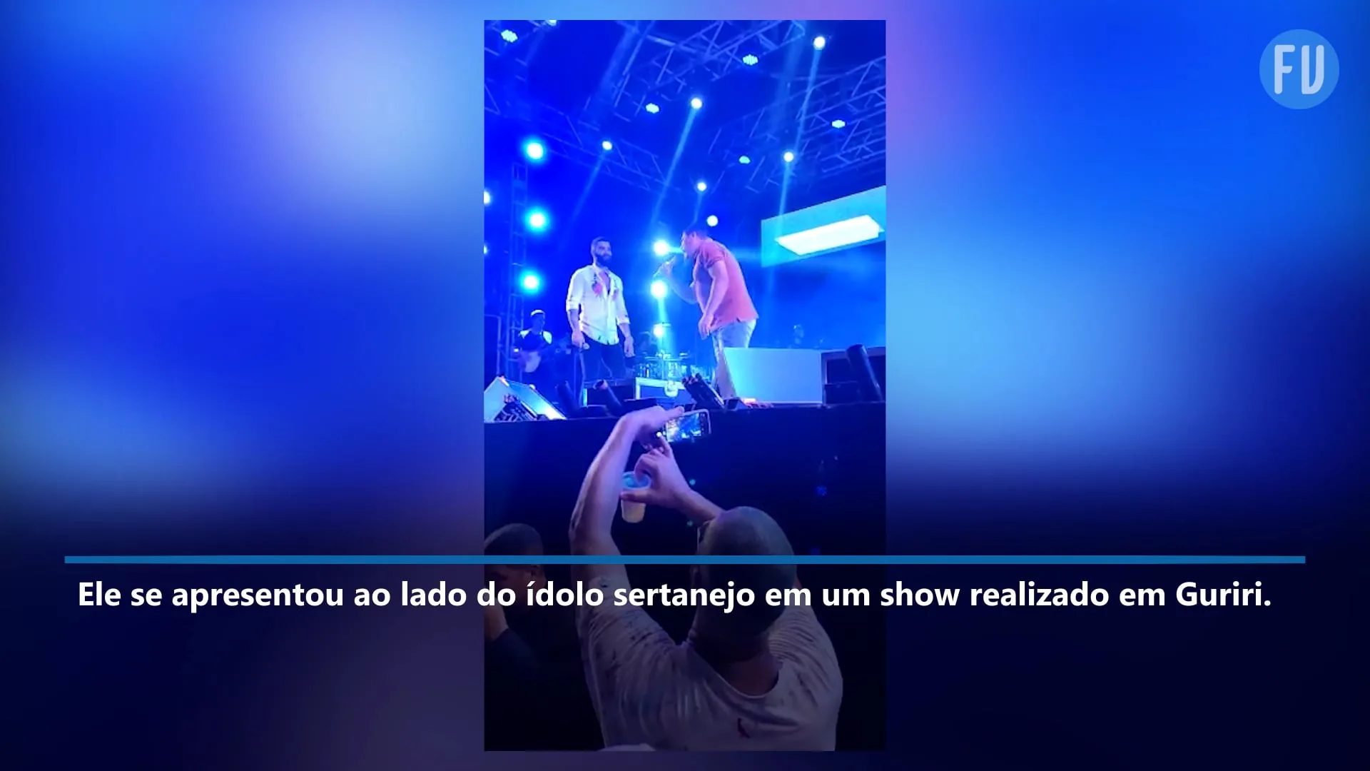 Fã com deficiência visual realiza sonho e canta com Gusttavo Lima durante show em Guriri