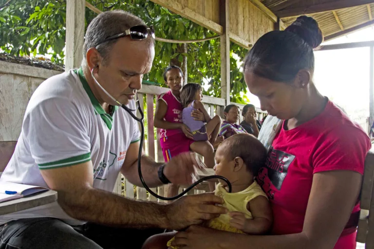 Em quatro anos, atendimentos de saúde aumentam 400% em áreas indígenas