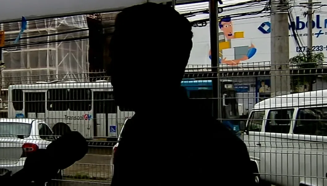 "Eu não quero morrer": motorista narra momentos de terror durante assalto a ônibus em Cariacica