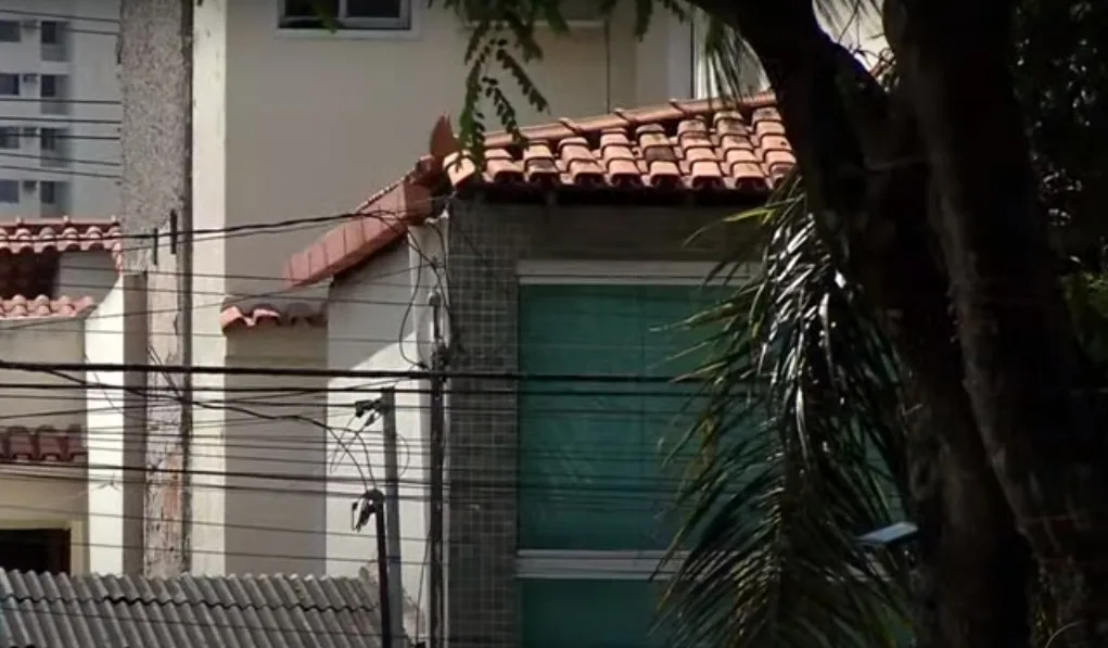 Casal compra casa e descobre golpe ao encontrar outra família no imóvel em Vila Velha