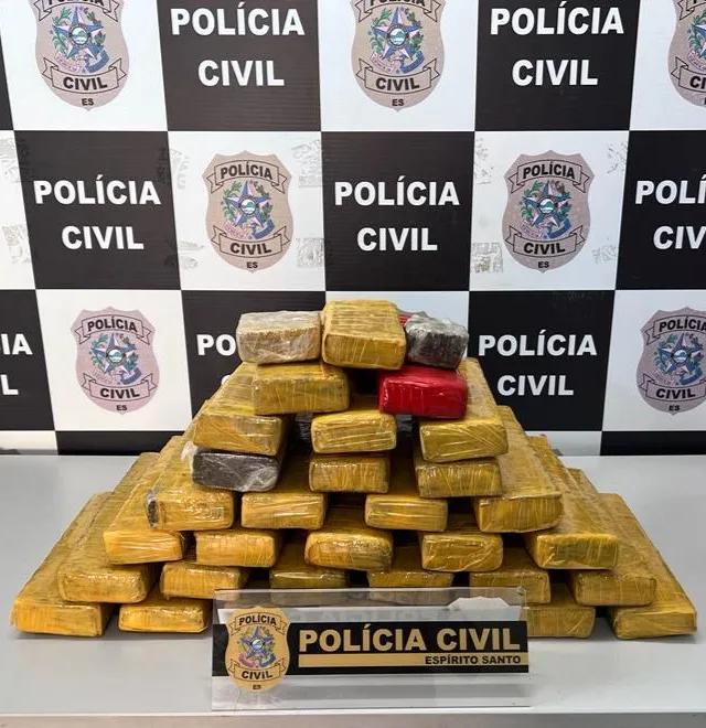 30 kg de maconha são apreendidos em ônibus que vinha de São Paulo para o ES