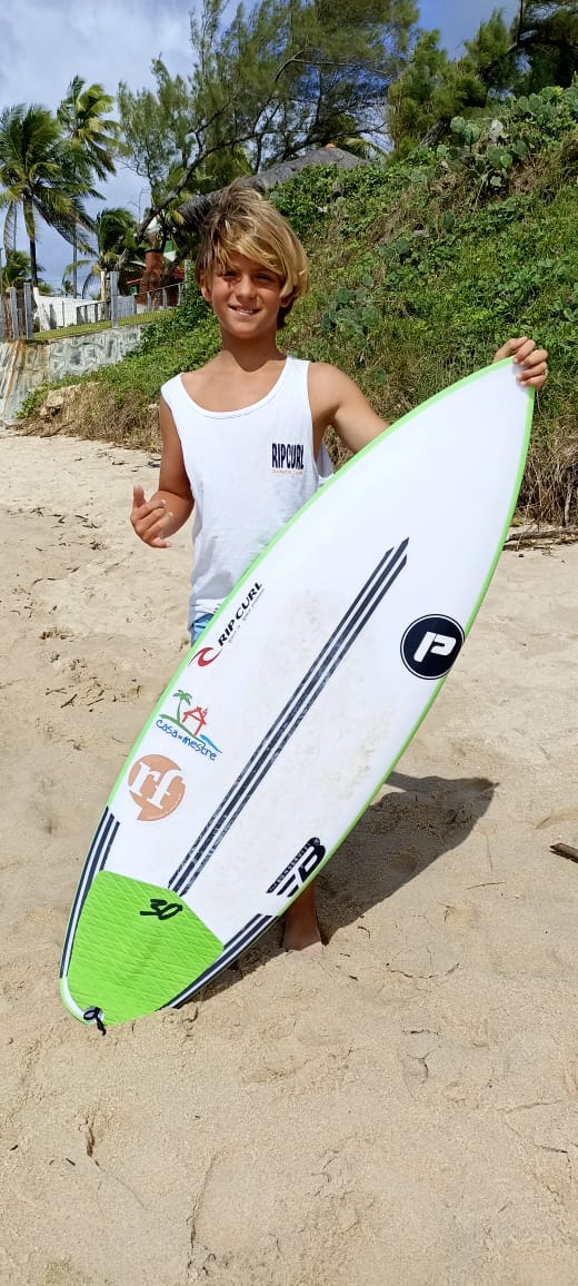 Capixaba Eric Grattz fecha o ano com pódio duplo e vence o Estadual de Surf